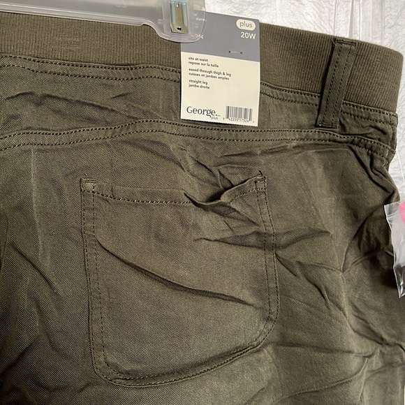NWT GeorgePlus rayon stretchy dressy cargo shorts - Picture 6 of 6